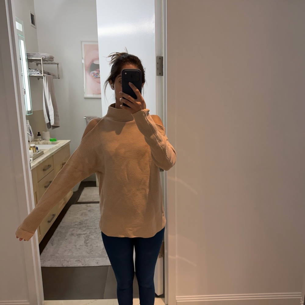Cold-Shoulder Ribbed Turtleneck Sweater - pink (Intermix) - Picture 2 of 3